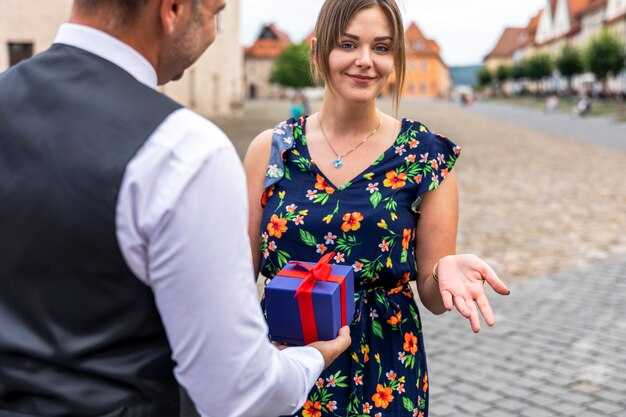 Как организовать праздник на четвертую годовщину свадьбы