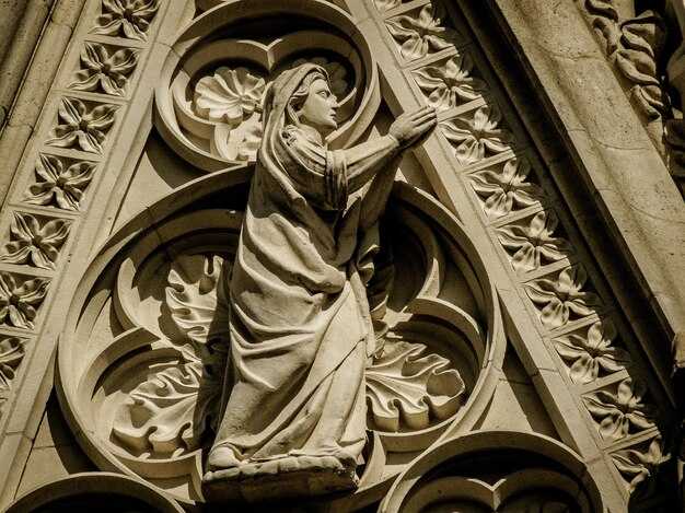 Значение искренности при обращении к Анастасии