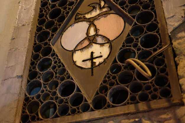 Когда и как читать акафист для защиты?