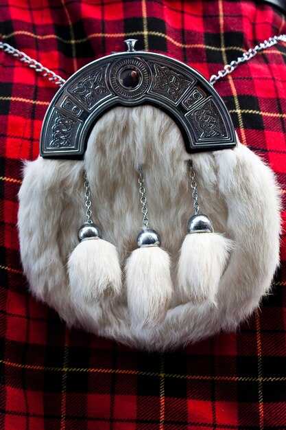 Как выбрать и изготовить амулет из медвежьего когтя