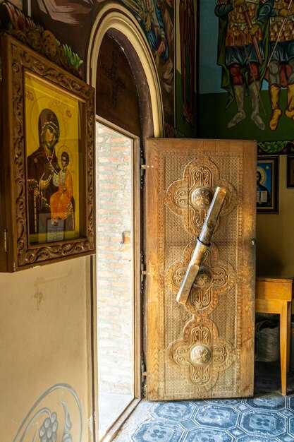 История иконы Непроходимая Дверь