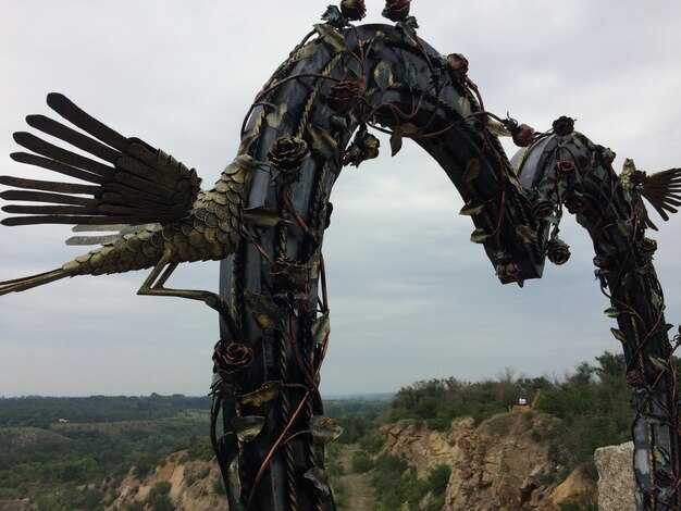 Артефакты древних цивилизаций и их связь с инопланетным металлургией