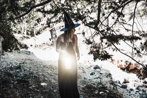 Разные образы домовика: добрый и злой