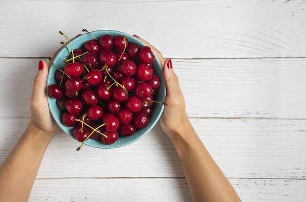 Сбор вишен как признак перемен в жизни