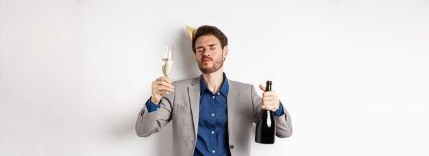 Сонник Миллера: значение разбитого бокала