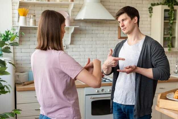 Как приветствуют в странах Востока