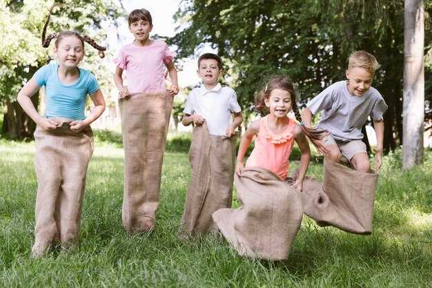 Отличие подвижных игр от других типов