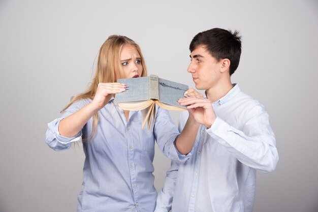 Позиция по отношении к военнослужбе и политике