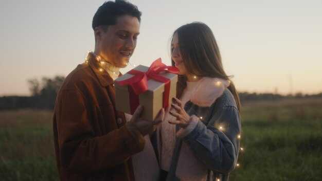 Роль подарков в романтических линиях