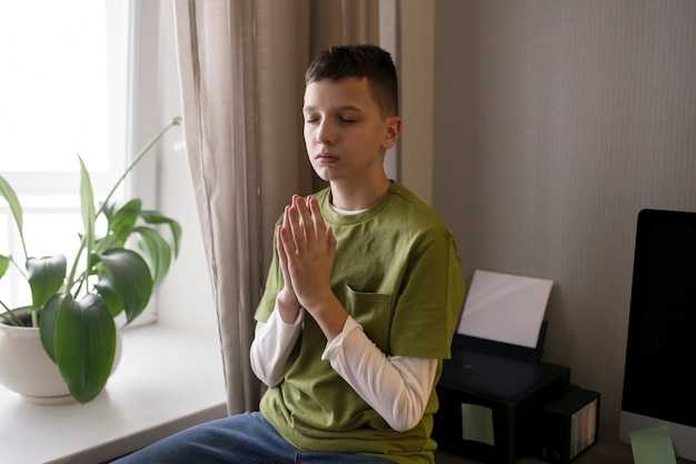 Как правильно читать молитвы для защиты