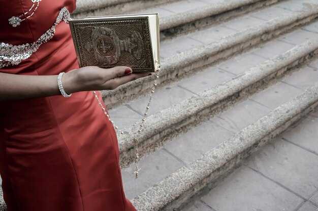 Служение и роль в обществе