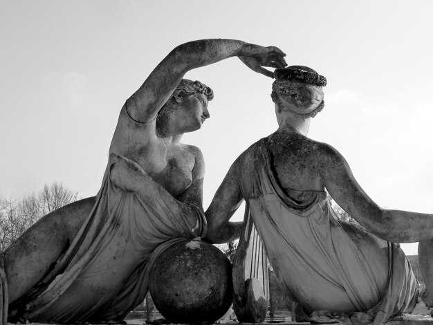 Минерва в искусстве и литературе: Как она вдохновляет авторов