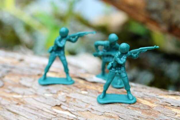 Как различаются наемники и обычные военнослужащие?