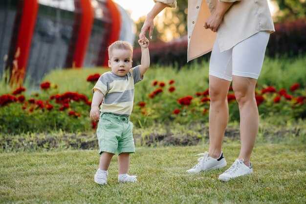 Значение обуви для гуляющего малыша