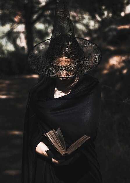 Взаимодействие с другими героями: мотивация и цели