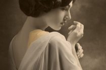 Происхождение имени Мелания: Тайна, скрытая за тёмным цветом