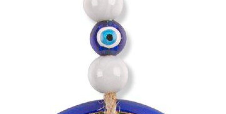 Сглаз боится, а вы носите: 7 мощных оберегов, которые реально работают