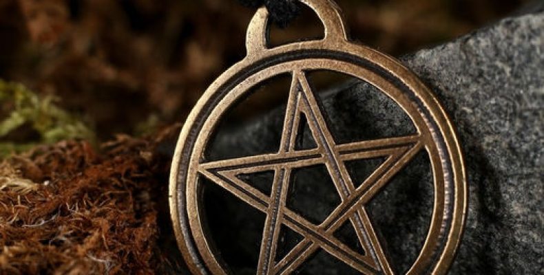 Талисманы нужны каждому: почему вы до сих пор без защиты и удачи