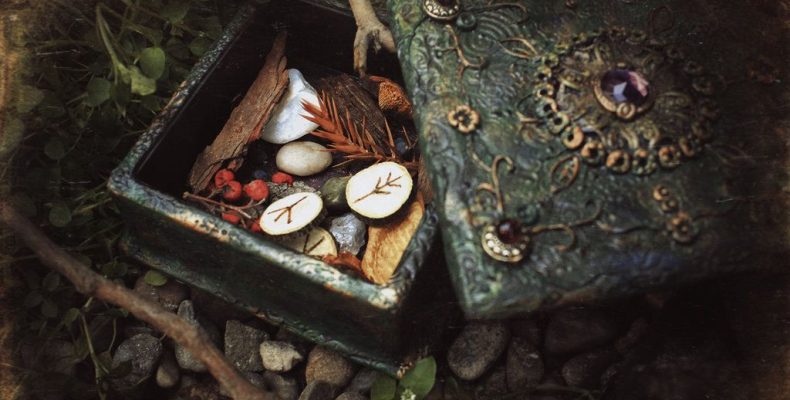 Секретный состав оберега: что клали внутрь наши предки и почему это работает до сих пор