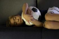 Что делать если соседи сверху постоянно шумят дети бегают днем и вечером