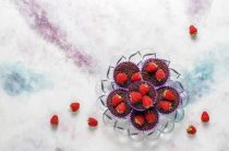 Что означает сон о срезании малины? Толкование снов о ягодах по соннику