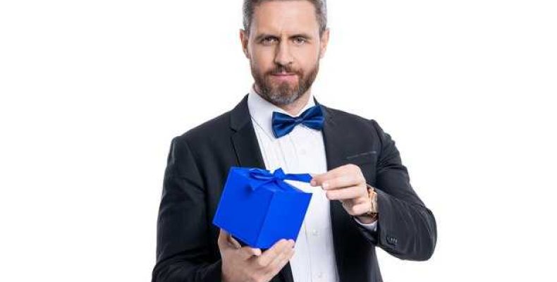 Что подарить мужчине преподавателю