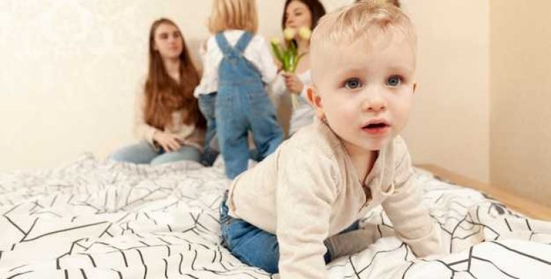 Что умеют дети в 10 месяцев