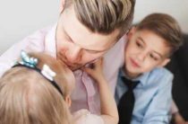 Дети смотрят как трахаются родители