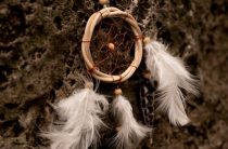 Амулет на крови: почему чужая сила может стать проклятием