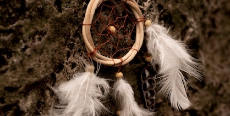 Амулет на крови: почему чужая сила может стать проклятием