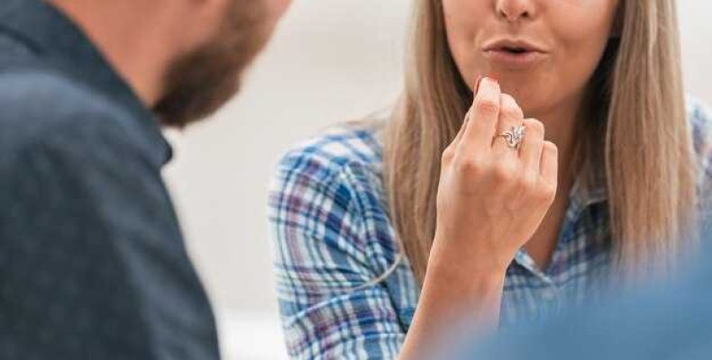 Эффективные заговоры на развод — как провести обряд для освобождения от отношений