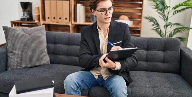 Эффективный заговор на увольнение начальника — ритуалы, которые можно читать в домашних условиях