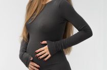 Тянет где пупок при беременности: опасно или нормально? Объясняет врач