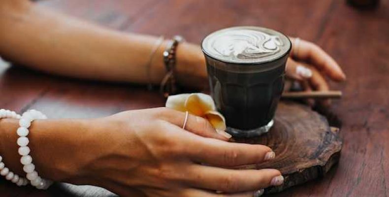 Гадание на кофейной гуще — значение символов и толкование коляски в кофе