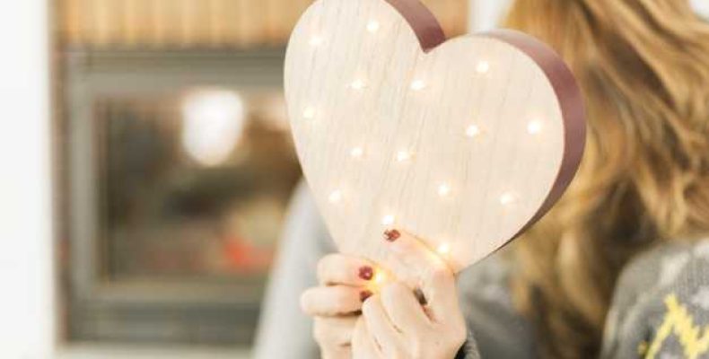 Гадание на любовь — Узнай, любит ли тебя | Точные способы гадания