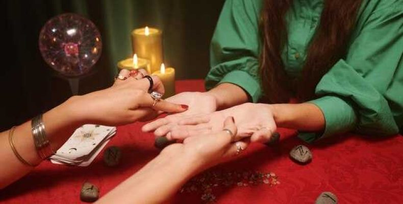 Гадание по левой руке — Как узнать будущее с помощью хиромантии