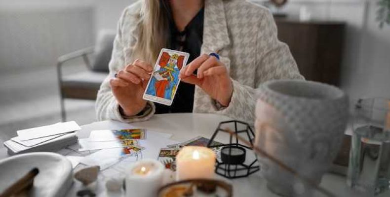 Гадания оракул любви — принцип расклада и применение Таро для предсказаний