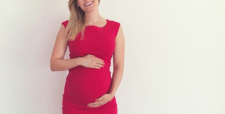 Опасно ли чихание во время беременности: что происходит с организмом и как не навредить малышу