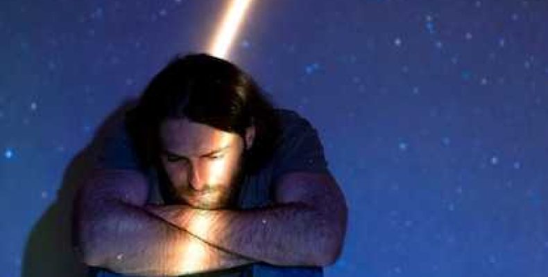 К чему снится астероид? Толкование сна о метеорите в сонниках