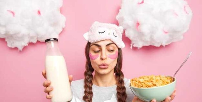 К чему снится, что тебя едят — толкование сна по новейшему соннику