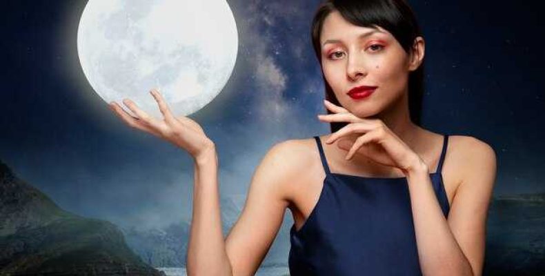 К чему снится женщина — толкование сновидений о трех женщинах по лунному соннику
