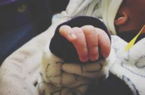 К чему снятся варежки на руках — толкование и значения сновидений