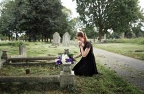 Как избежать беды — приметы на кладбище и их значение