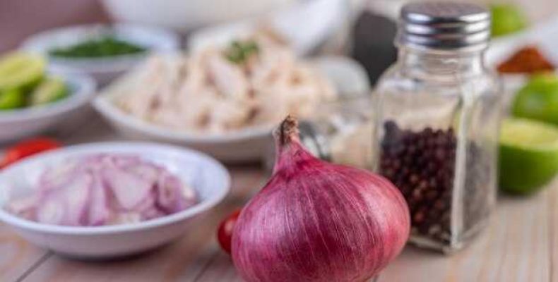 Как мариновать лук на салат