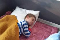 Как ребенок переходит на 1 дневной сон