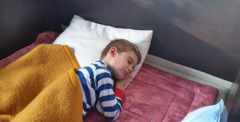 Как ребенок переходит на 1 дневной сон