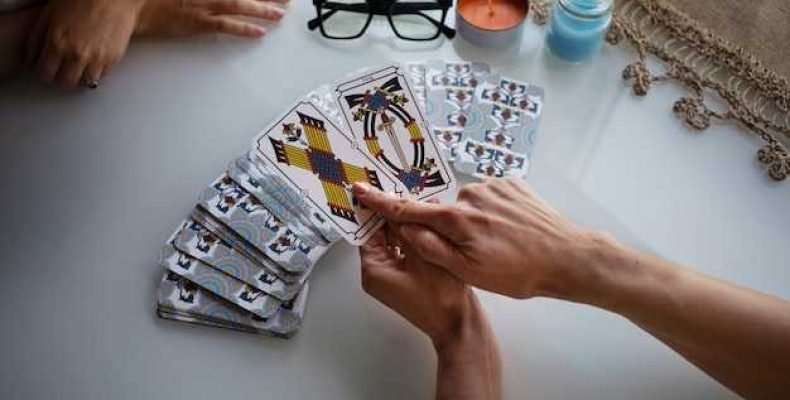 Как заговорить колоду карт для гадания — правильные советы по активации новой колоды