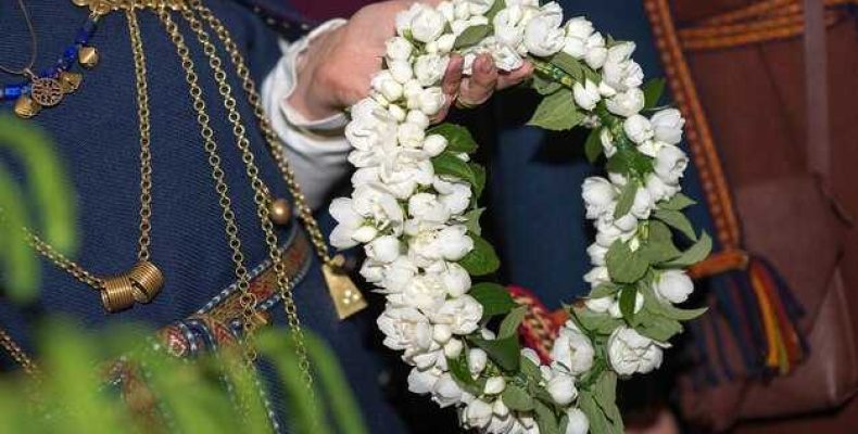 Когда убирают венки с могилы — церковные каноны и традиции