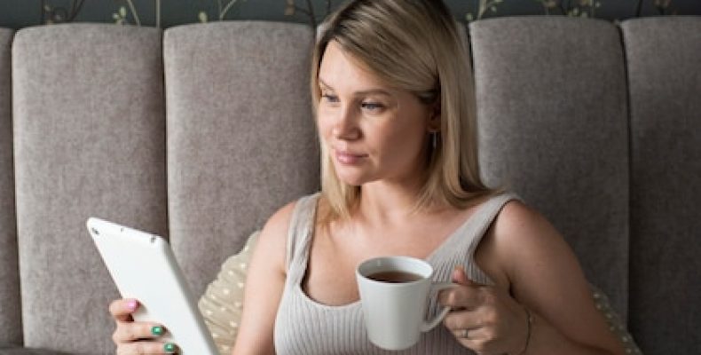 Молчать до 12 недель? Врачи шокированы, а психологи бьют тревогу: на каком сроке можно сообщать о беременности без риска для себя и малыша