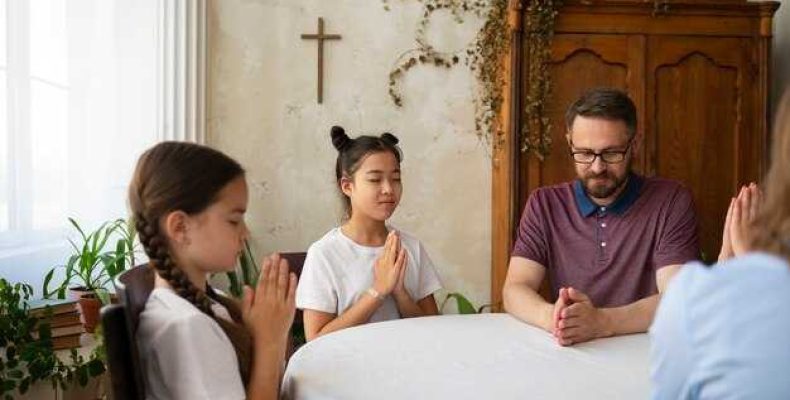 Молитва, чтобы незваные гости не приходили в дом — защитите свое пространство